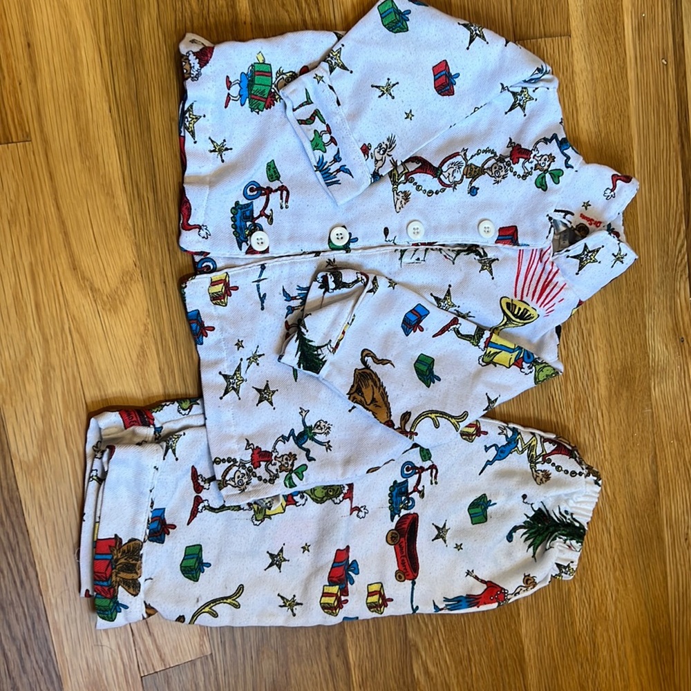 Pottery Barn kids dr. Seuss the grinch who stole Christmas pajamas